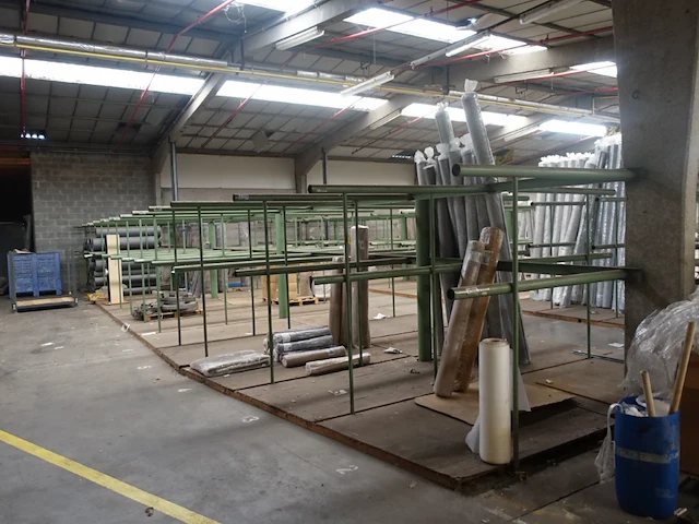 2x metalen rek - afbeelding 1 van  7