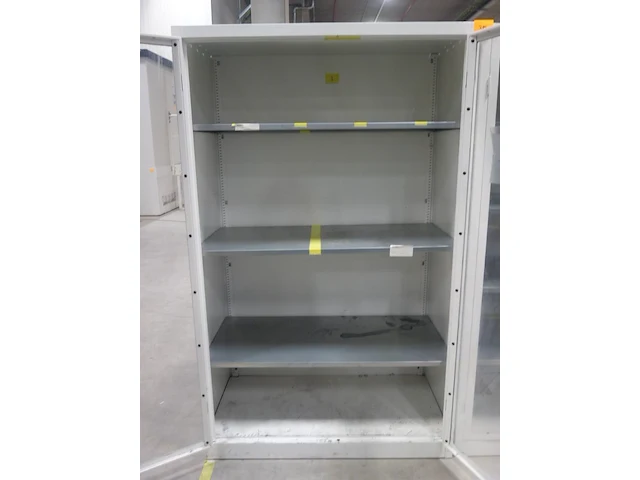 2x metalen vitrinekast - afbeelding 2 van  5