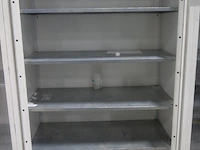 2x metalen vitrinekast - afbeelding 4 van  5