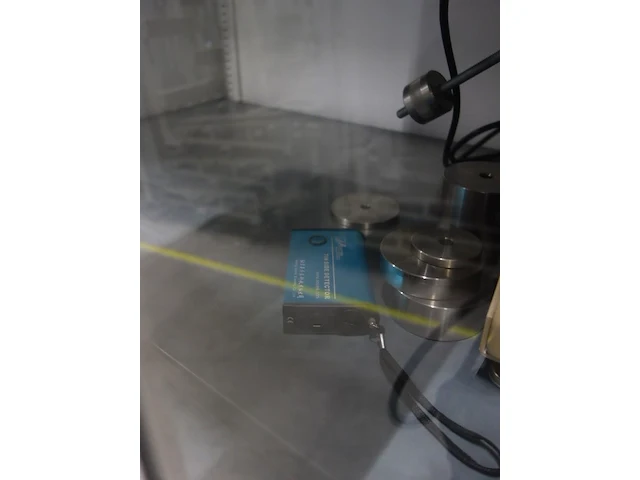 2x metalen vitrinekast - afbeelding 4 van  10