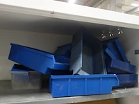 2x metalen vitrinekast - afbeelding 10 van  15