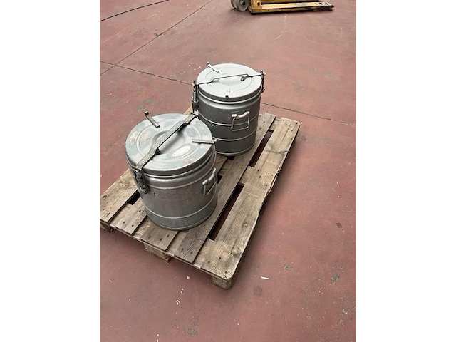 2x metalen voedingdrager - afbeelding 1 van  3