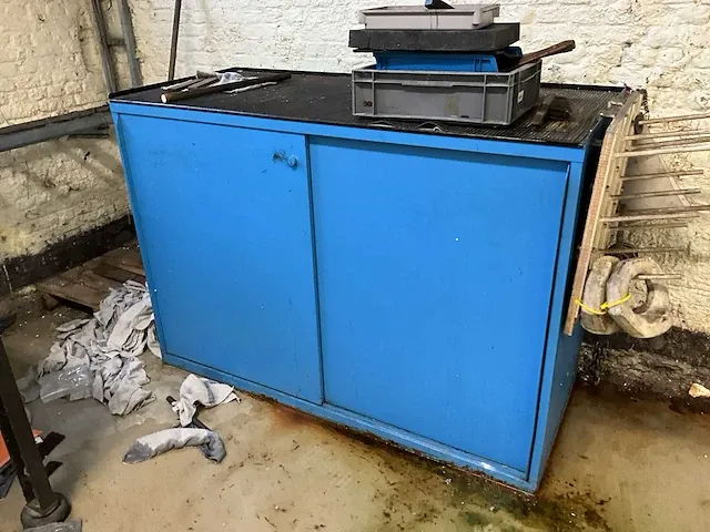 2x metalen werkbank + 3x kast - afbeelding 4 van  10