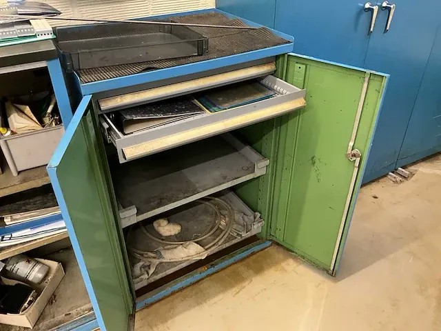 2x metalen werkbank + 3x kast - afbeelding 7 van  10