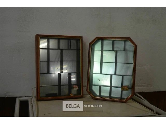 2x mini vitrine kastjes - afbeelding 1 van  2