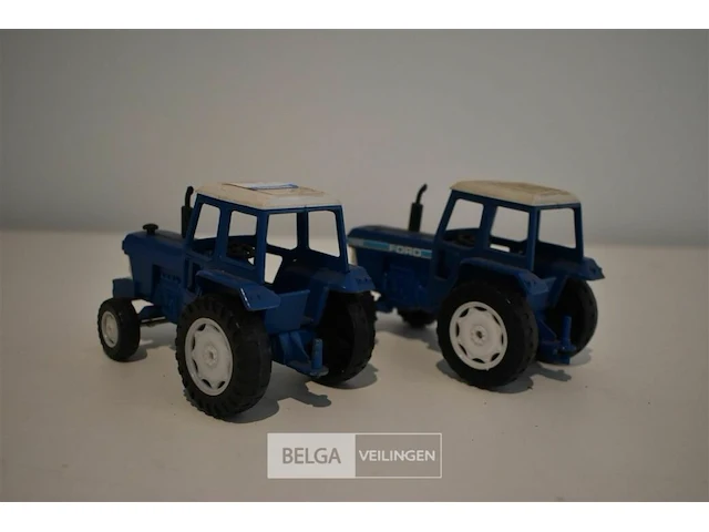 2x miniatuur ford traktor - afbeelding 2 van  2