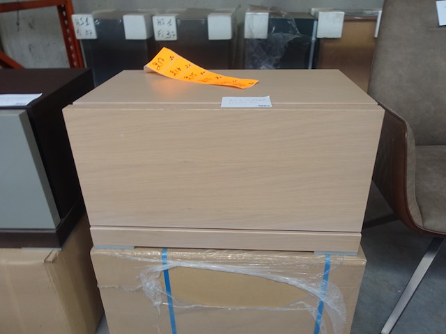 2x nachttafel - afbeelding 1 van  4