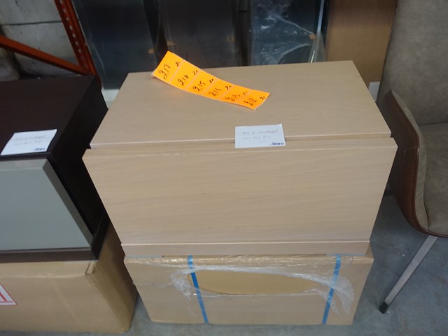 2x nachttafel - afbeelding 2 van  4