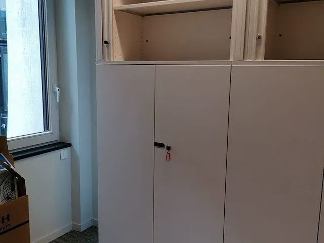 2x opbergkast + topkast vitra - afbeelding 1 van  8