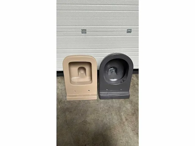 2x ophang wc zonder verpakking - showroom model - afbeelding 1 van  2