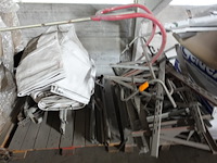 2x pallet bekistingsklemmen/onderdelen - afbeelding 1 van  4