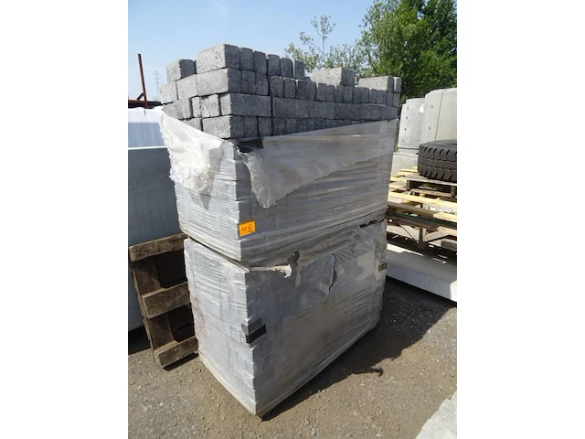 2x pallet betonklinkers - afbeelding 1 van  3