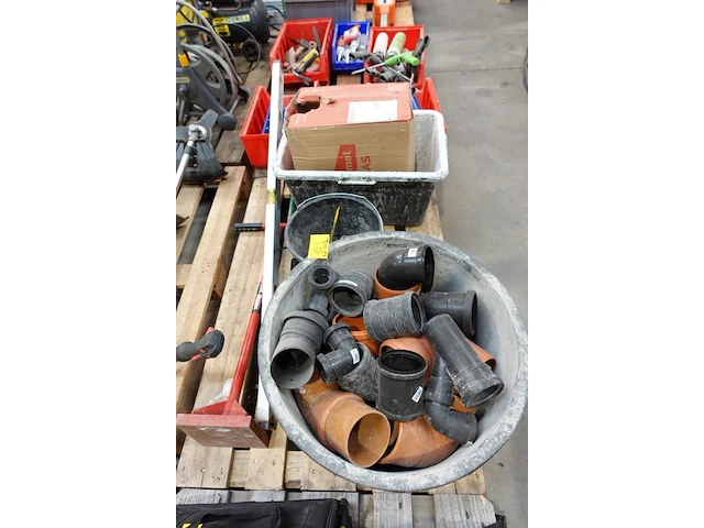 2x pallet div materiaal - afbeelding 1 van  7
