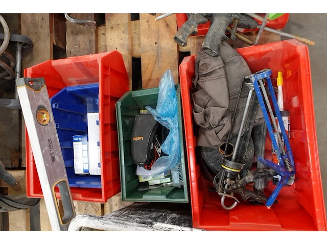 2x pallet div materiaal - afbeelding 6 van  7