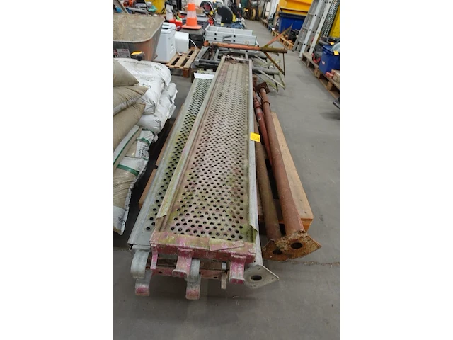 2x pallet div stellingstoebehoren - afbeelding 1 van  4