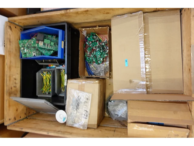 2x pallet divers elektrisch toebehoren - afbeelding 5 van  12