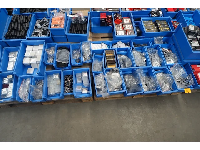 2x pallet diverse fiets onderdelen - afbeelding 1 van  7