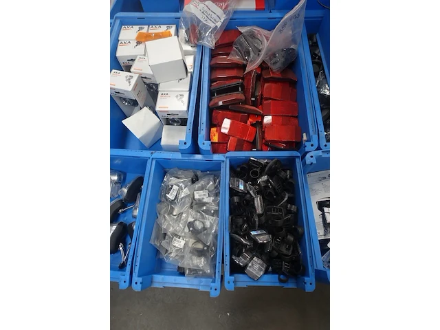 2x pallet diverse fiets onderdelen - afbeelding 9 van  21