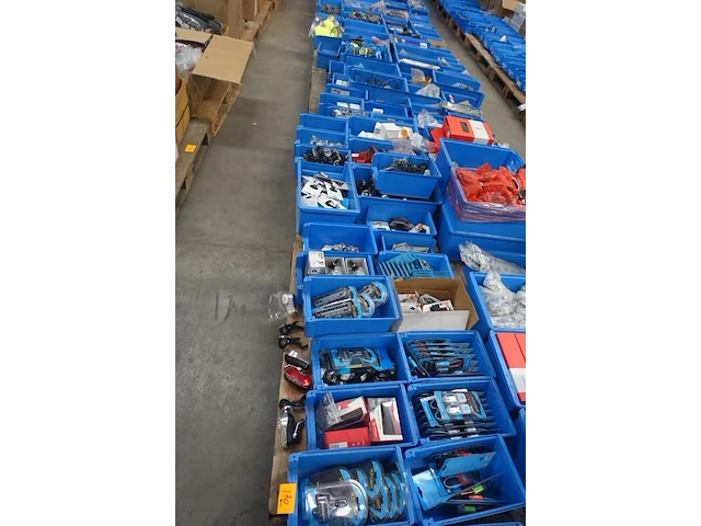 2x pallet diverse fiets onderdelen - afbeelding 1 van  21