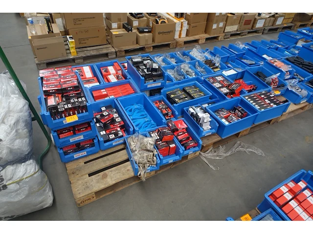 2x pallet diverse fiets onderdelen - afbeelding 1 van  12