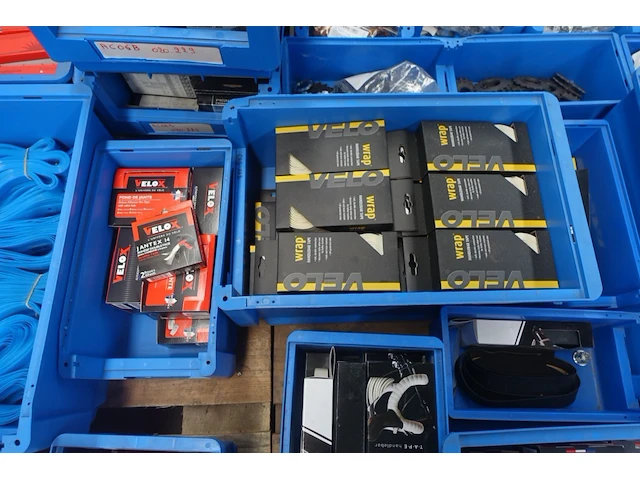 2x pallet diverse fiets onderdelen - afbeelding 10 van  12