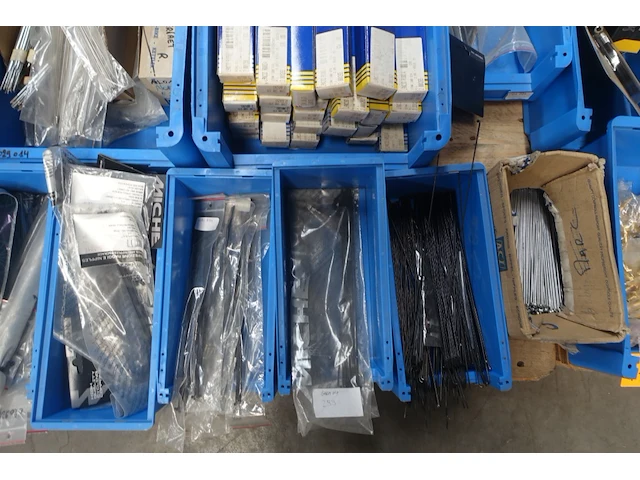 2x pallet diverse fiets onderdelen - afbeelding 4 van  13