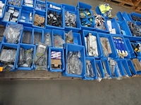 2x pallet diverse fiets onderdelen - afbeelding 1 van  13