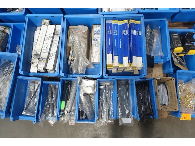 2x pallet diverse fiets onderdelen - afbeelding 9 van  13