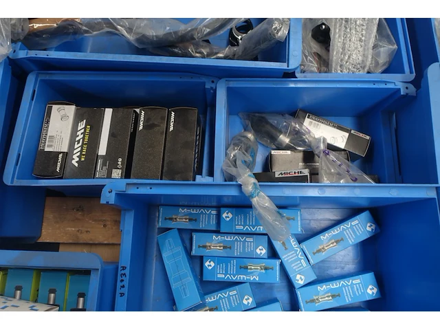 2x pallet diverse fiets onderdelen - afbeelding 5 van  13