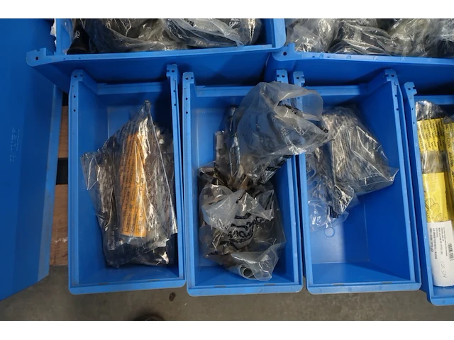 2x pallet diverse fiets onderdelen - afbeelding 10 van  13