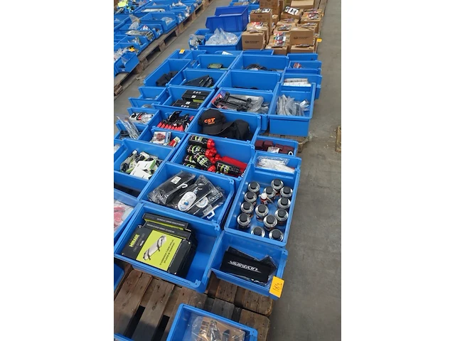 2x pallet diverse fiets onderdelen - afbeelding 1 van  11