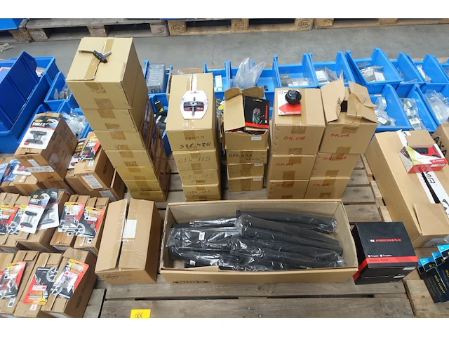 2x pallet diverse fiets onderdelen - afbeelding 1 van  11