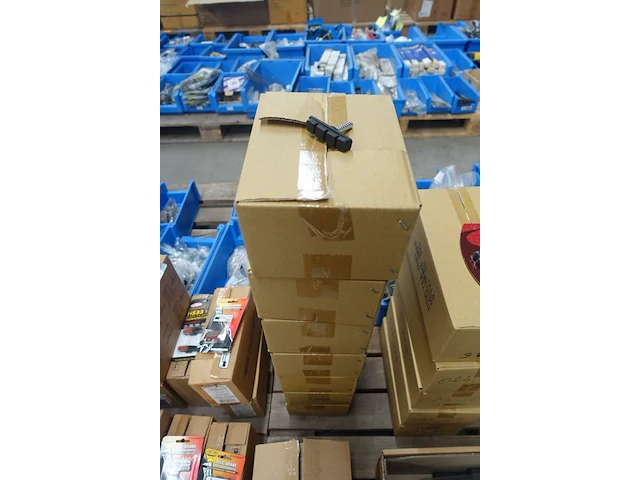 2x pallet diverse fiets onderdelen - afbeelding 4 van  11