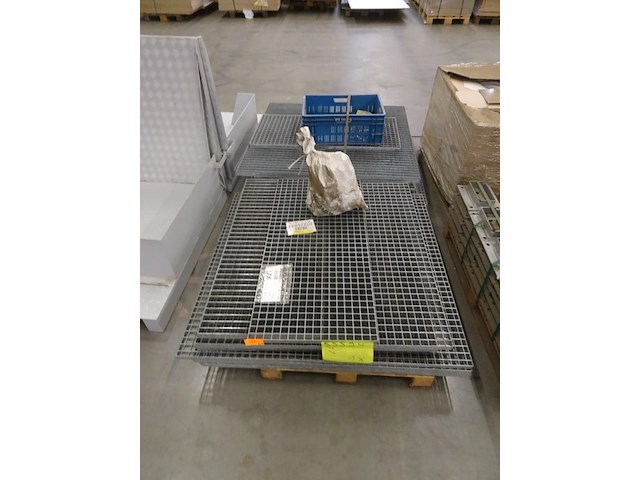 2x pallet diverse galva roosters - afbeelding 1 van  7