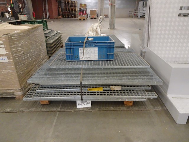 2x pallet diverse galva roosters - afbeelding 5 van  7