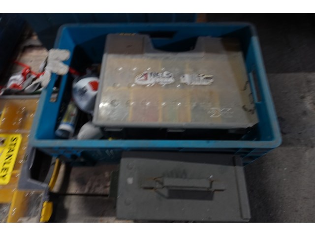 2x pallet diverse grijpbakken met inhoud - afbeelding 2 van  10