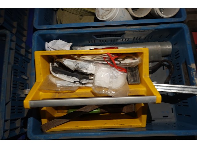 2x pallet diverse grijpbakken met inhoud - afbeelding 2 van  11