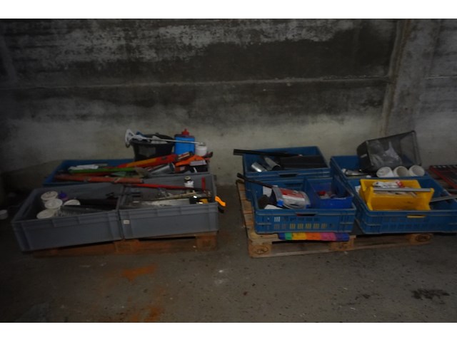 2x pallet diverse grijpbakken met inhoud - afbeelding 1 van  11