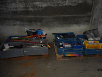 2x pallet diverse grijpbakken met inhoud - afbeelding 1 van  11