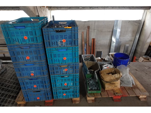 2x pallet diverse ijzerwaren - afbeelding 1 van  7