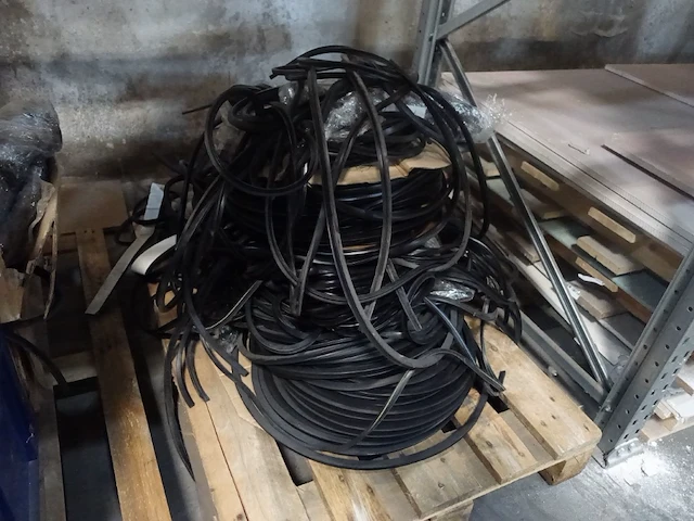 2x pallet diverse raamrubbers - afbeelding 2 van  4