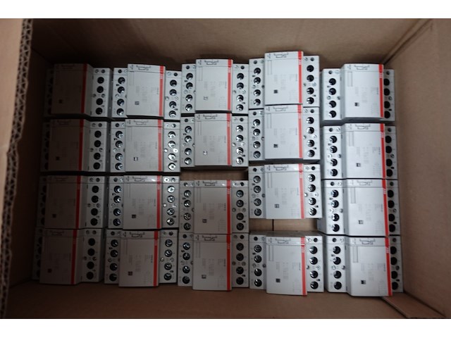 2x pallet diverse zekeringen abb - afbeelding 7 van  30