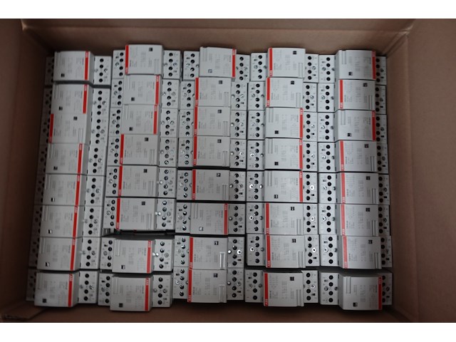 2x pallet diverse zekeringen abb - afbeelding 9 van  30