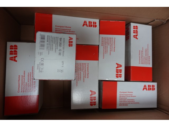 2x pallet diverse zekeringen abb - afbeelding 15 van  30