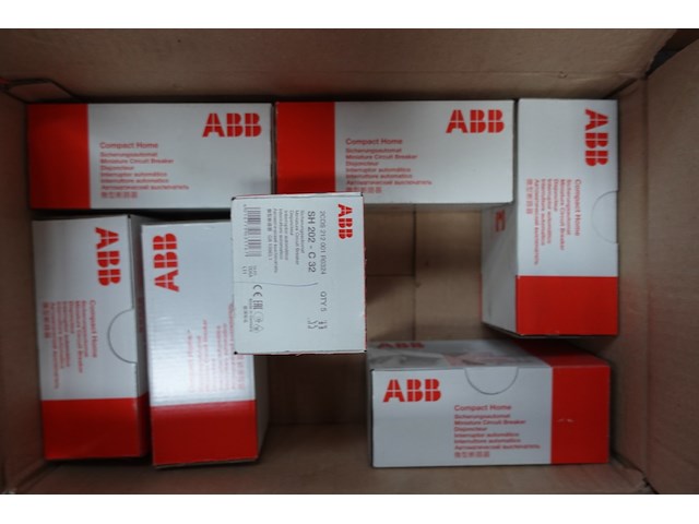 2x pallet diverse zekeringen abb - afbeelding 17 van  30