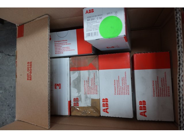 2x pallet diverse zekeringen abb - afbeelding 19 van  30