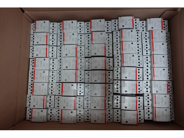 2x pallet diverse zekeringen abb - afbeelding 25 van  30