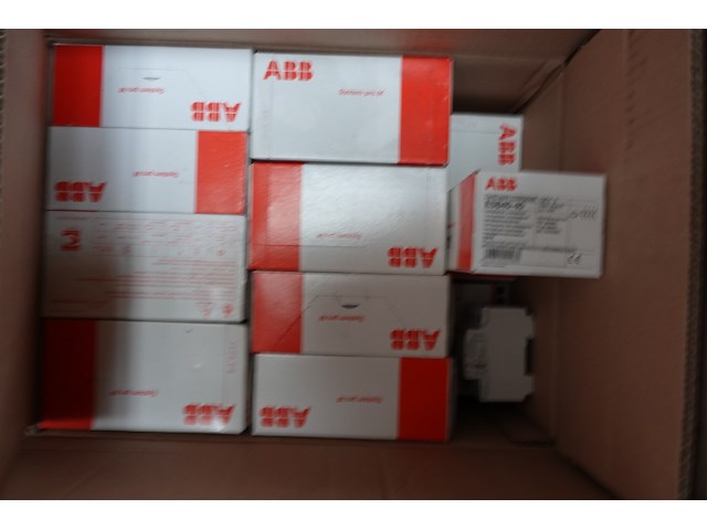 2x pallet diverse zekeringen abb - afbeelding 30 van  30