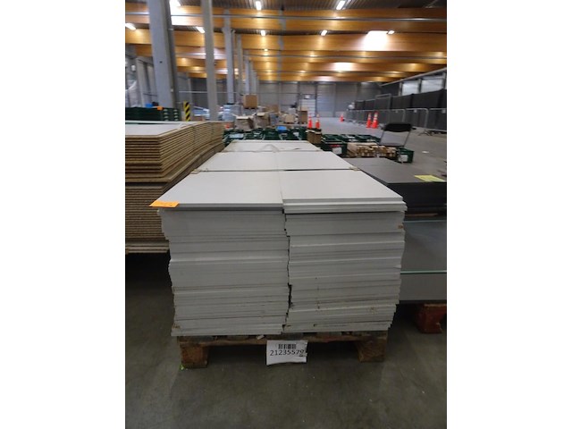 2x pallet houten planken - afbeelding 1 van  4