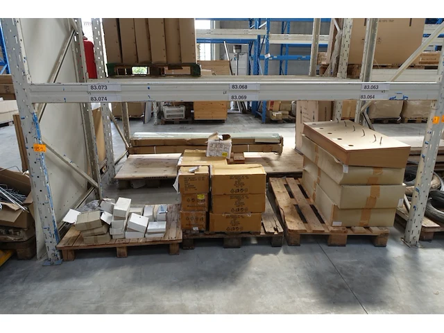 2x pallet ijzerwaren - afbeelding 1 van  10